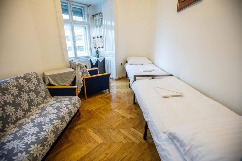 Center Apartment 5 Private Room For 19 People Budapest Exterior photo